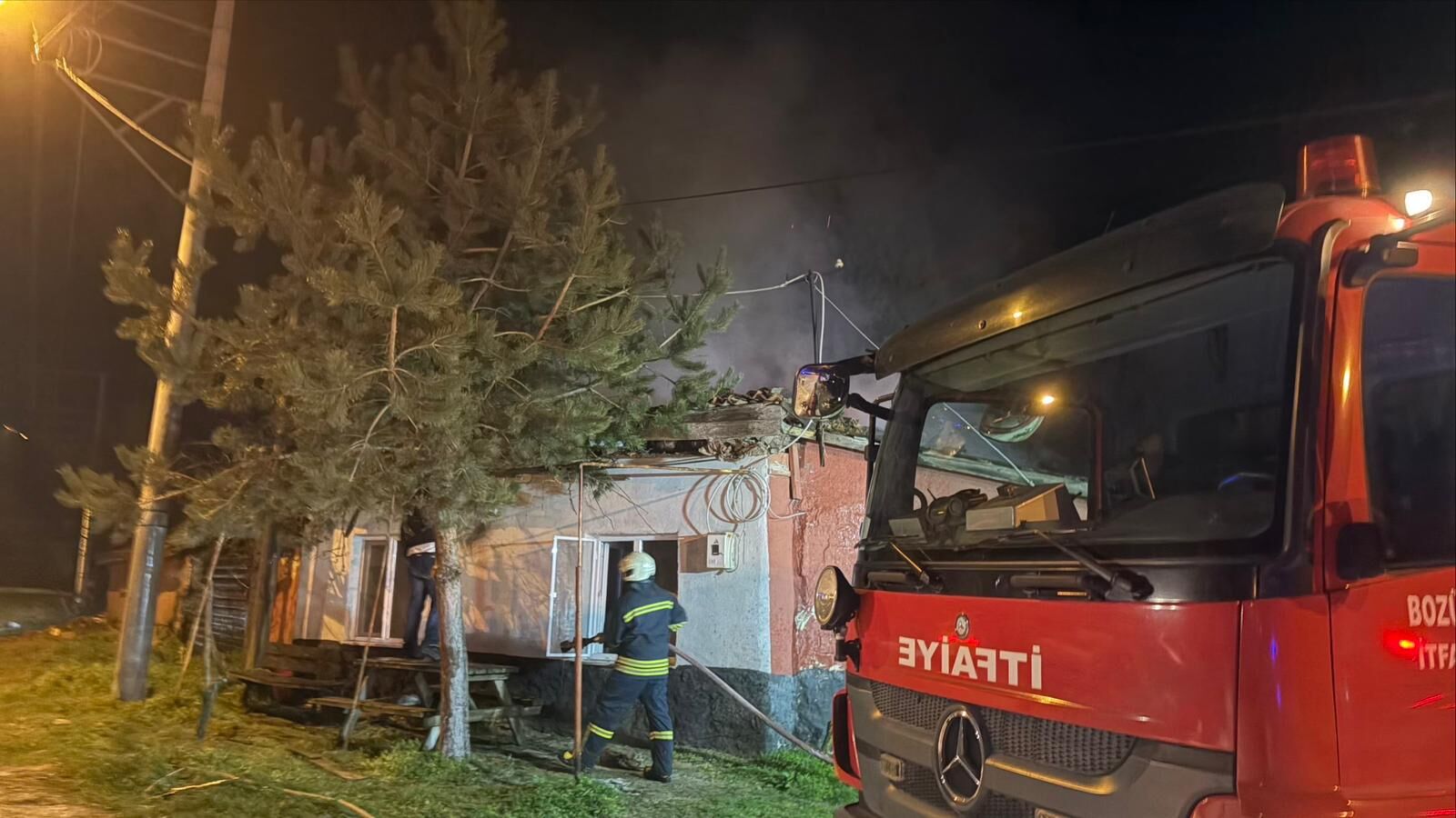 Ev Yangını Korkuttu Eşyalar Zarar Gördü 12998