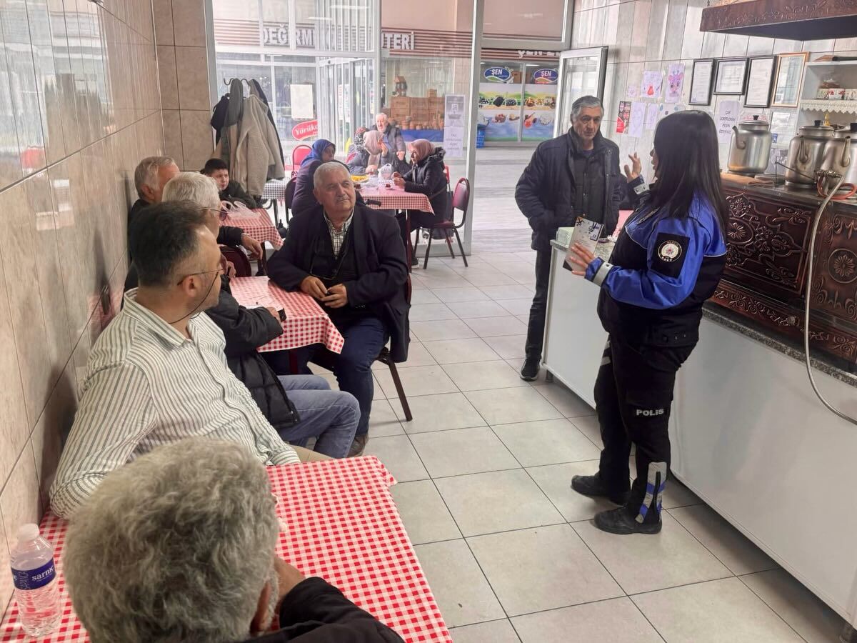 “Kıraathanelerde Güvenlik Seferberliği Polis Vatandaşı Bilgilendirdi” 12566