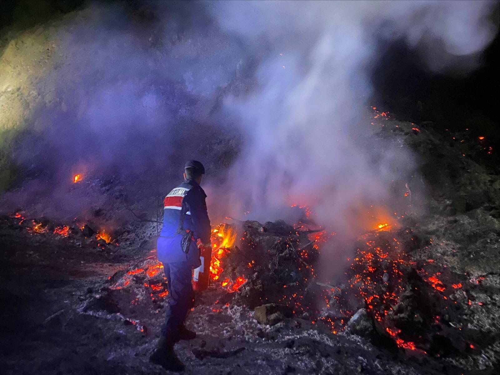 Köy Yolunda Yangına Anında Müdahale 13670