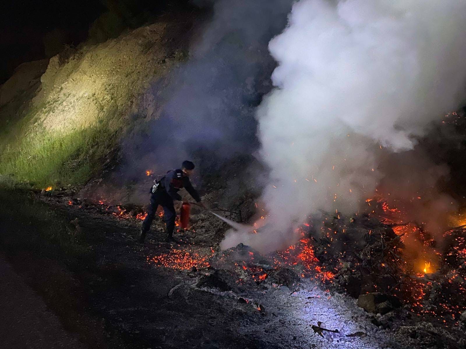 Köy Yolunda Yangına Anında Müdahale 13671