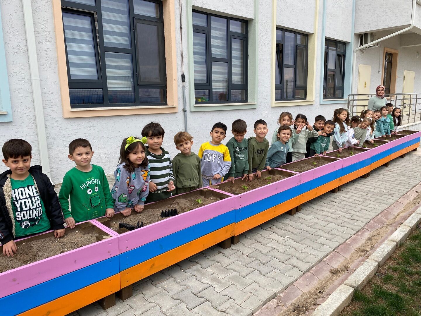 Minik Ellerle Toprağa Umut Ekildi 13081