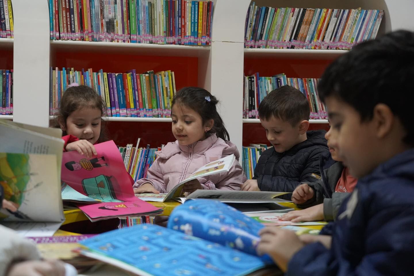 Minikler Kütüphane Haftası’nda Kitaplarla Buluştu 12421