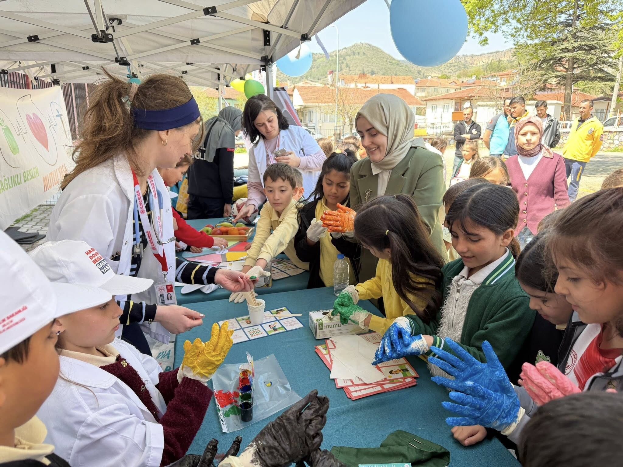 Mi̇ni̇kler Sağlik Elçi̇si̇ Oldu 13580 (1)