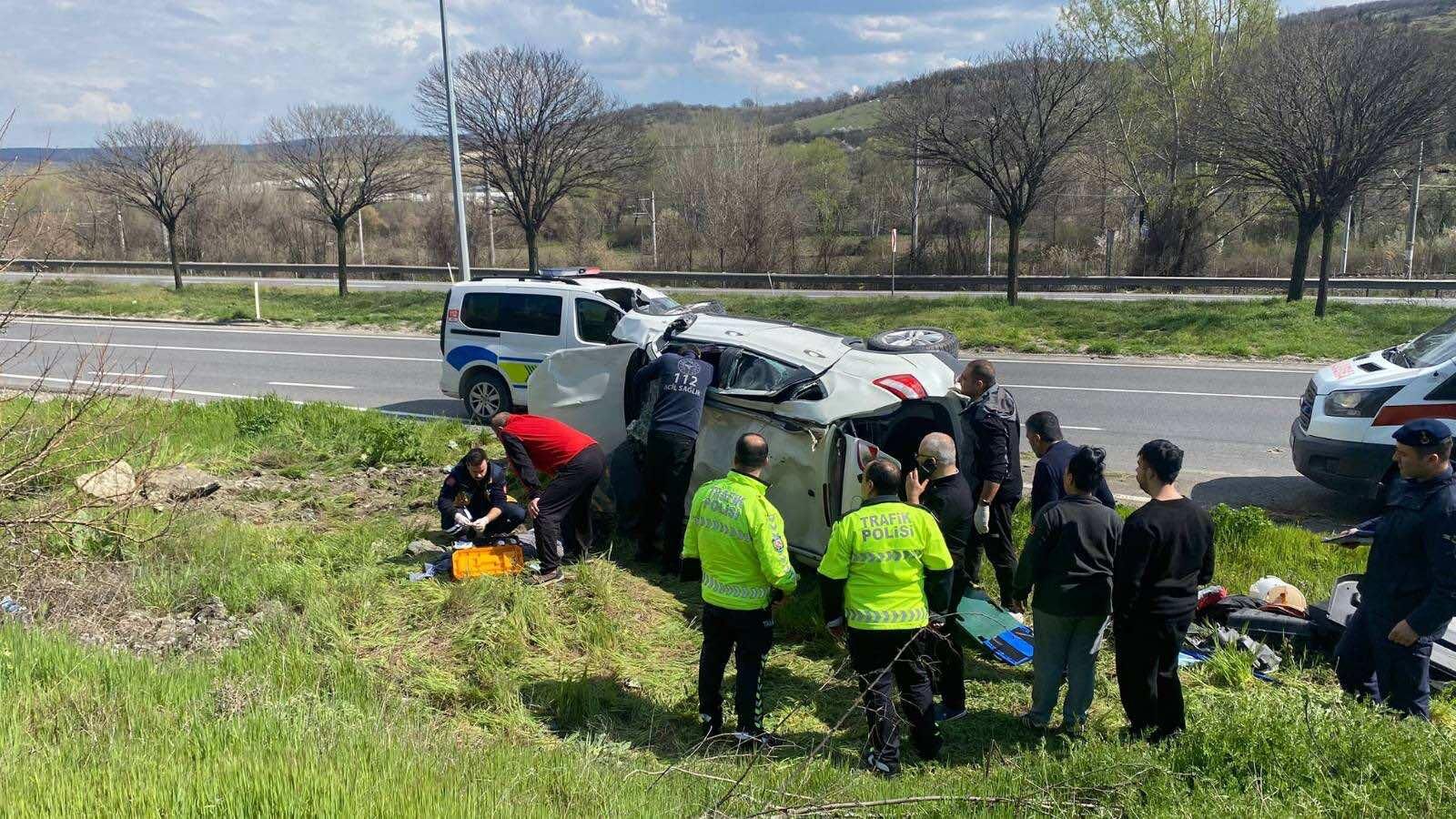 Otomobil Devrildi 2 Yaralı 12759