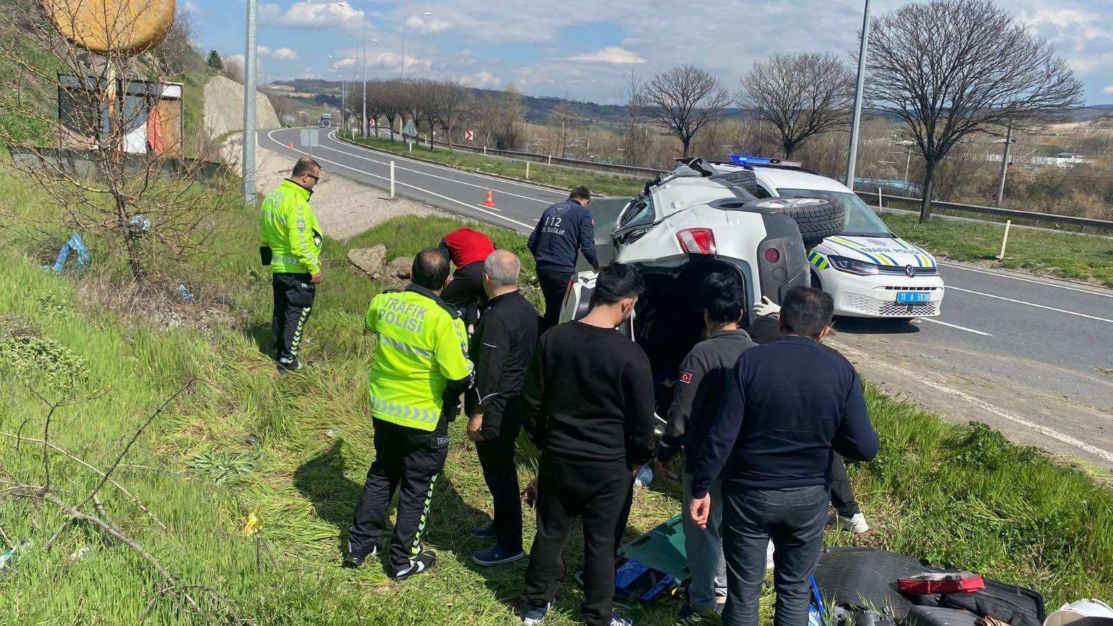 Otomobil Devrildi 2 Yaralı 12763