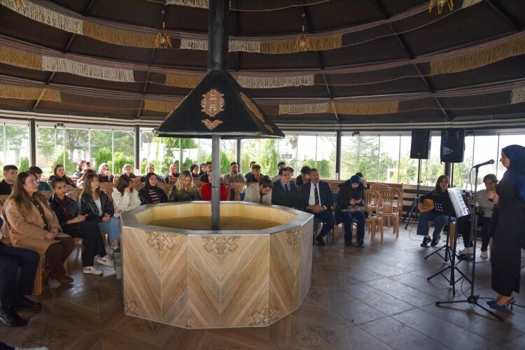 Pazaryeri̇ Myo’da Müzi̇k Zi̇yafeti̇ Kampüs Konseri̇ Coşkusu 12584