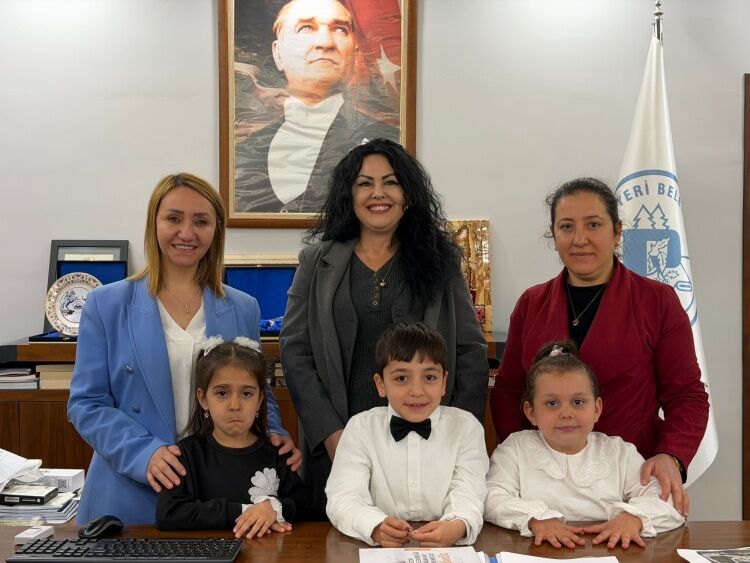 Pazaryerinde Başkanlık Koltuğu Miniklere Emanet 13407