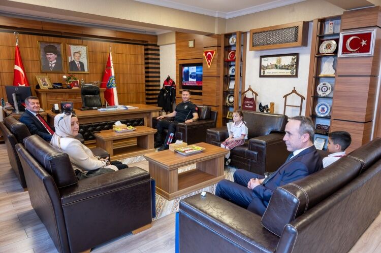 Polis Haftası’nda Anlamlı Ziyaret 12778