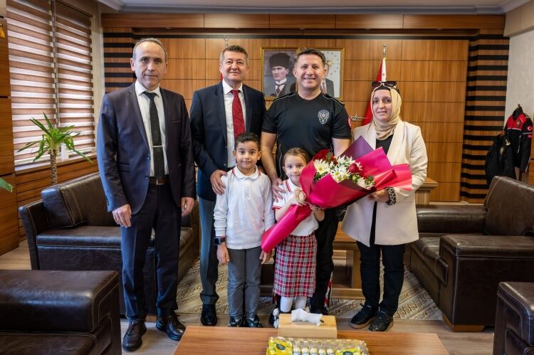 Polis Haftası’nda Anlamlı Ziyaret 12779