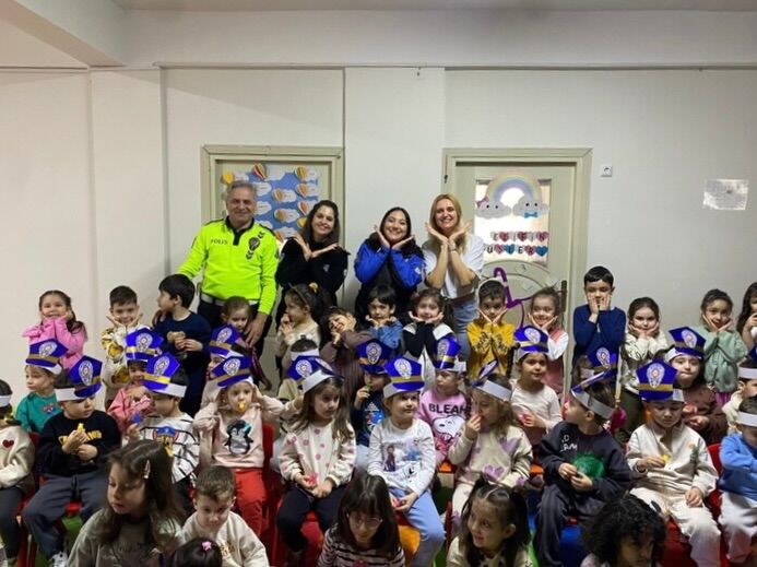 Polislerden Miniklere Güvenli Toplum Eğitimi 12863