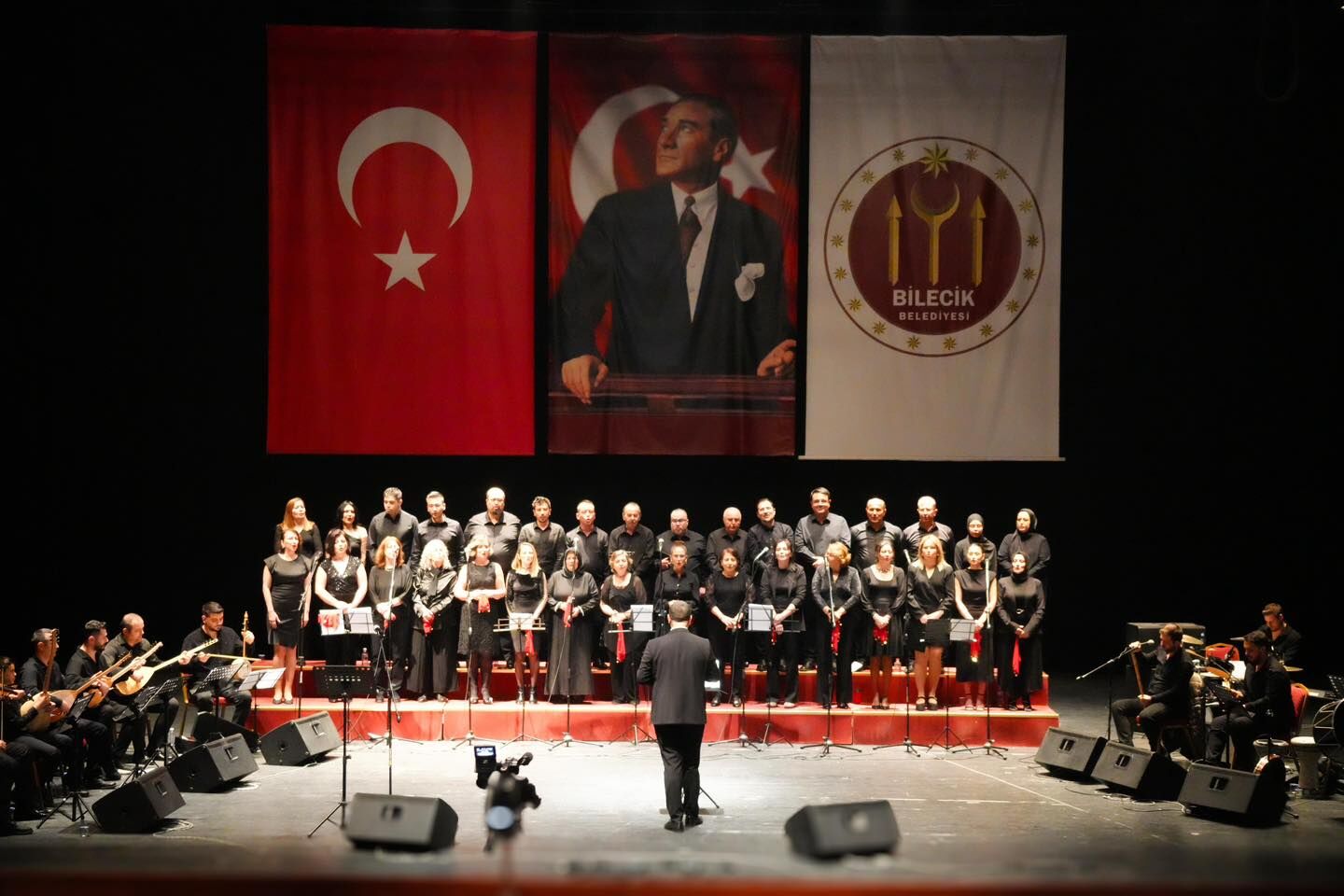 “Sazdan Söze” Konseri Bileciklilerden Yoğun İlgi Gördü 12445