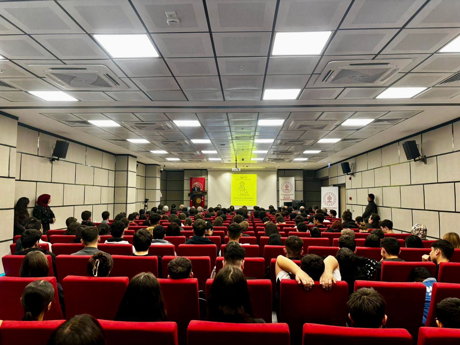 Şeyh Edebali Konferansına Yoğun İlgi 12436