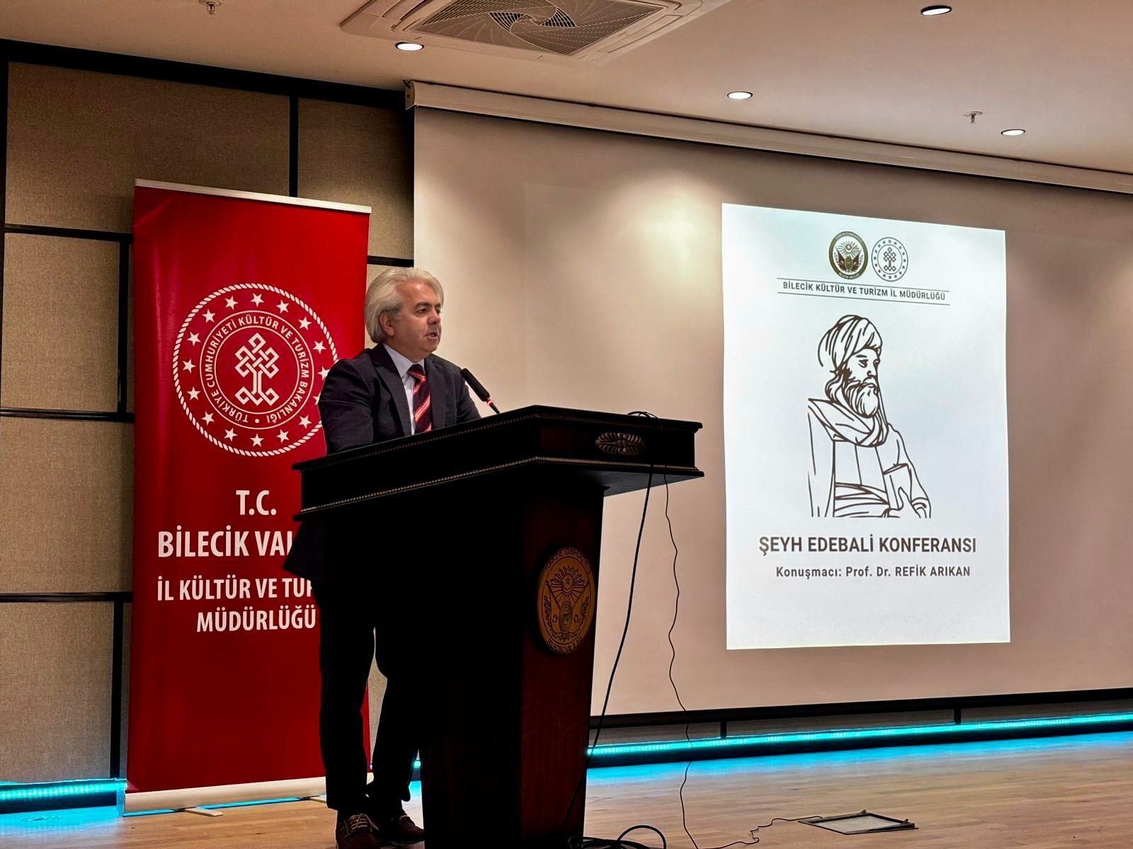 Şeyh Edebali Konferansına Yoğun İlgi 12438