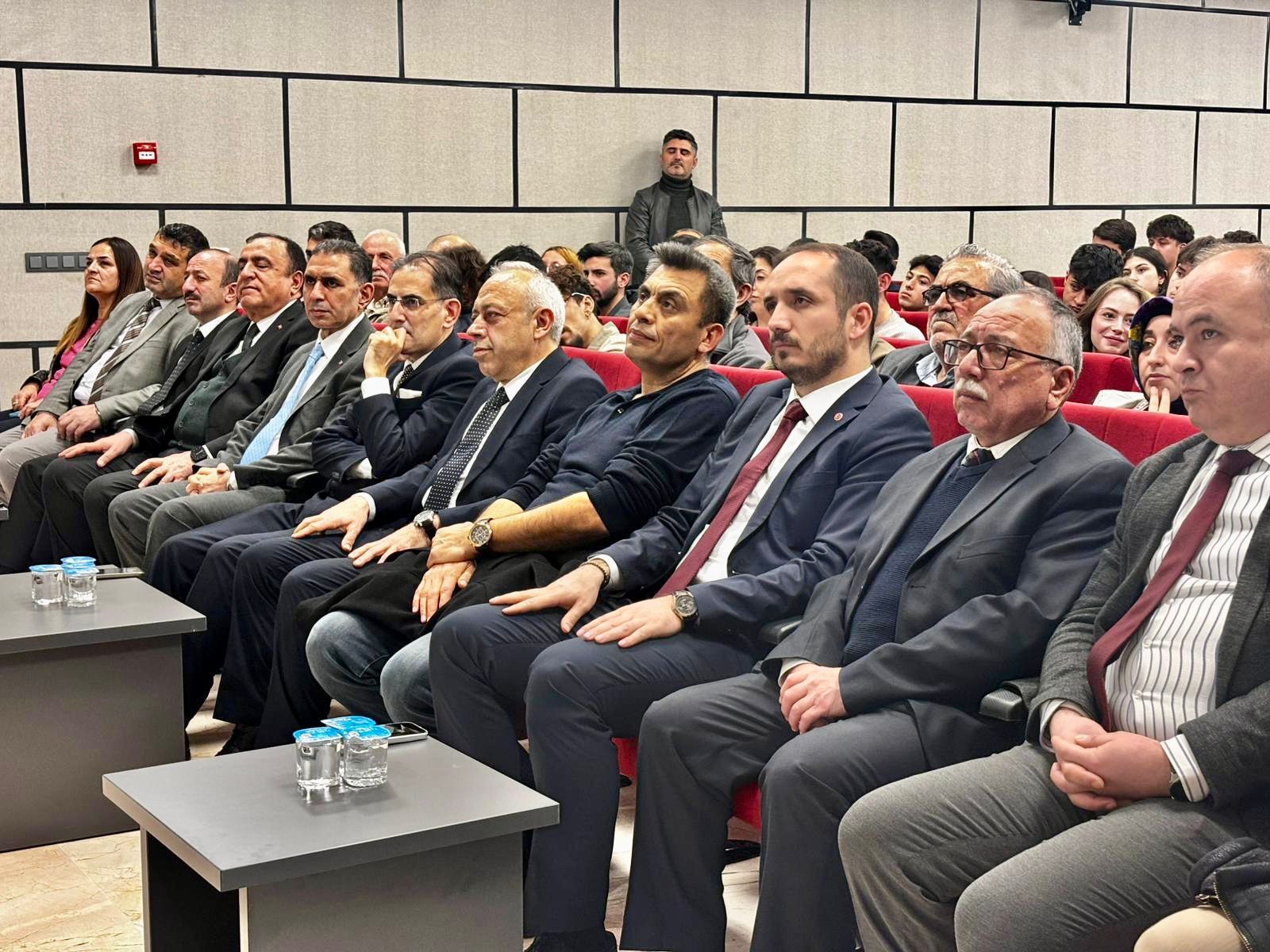 Şeyh Edebali Konferansına Yoğun İlgi 12439