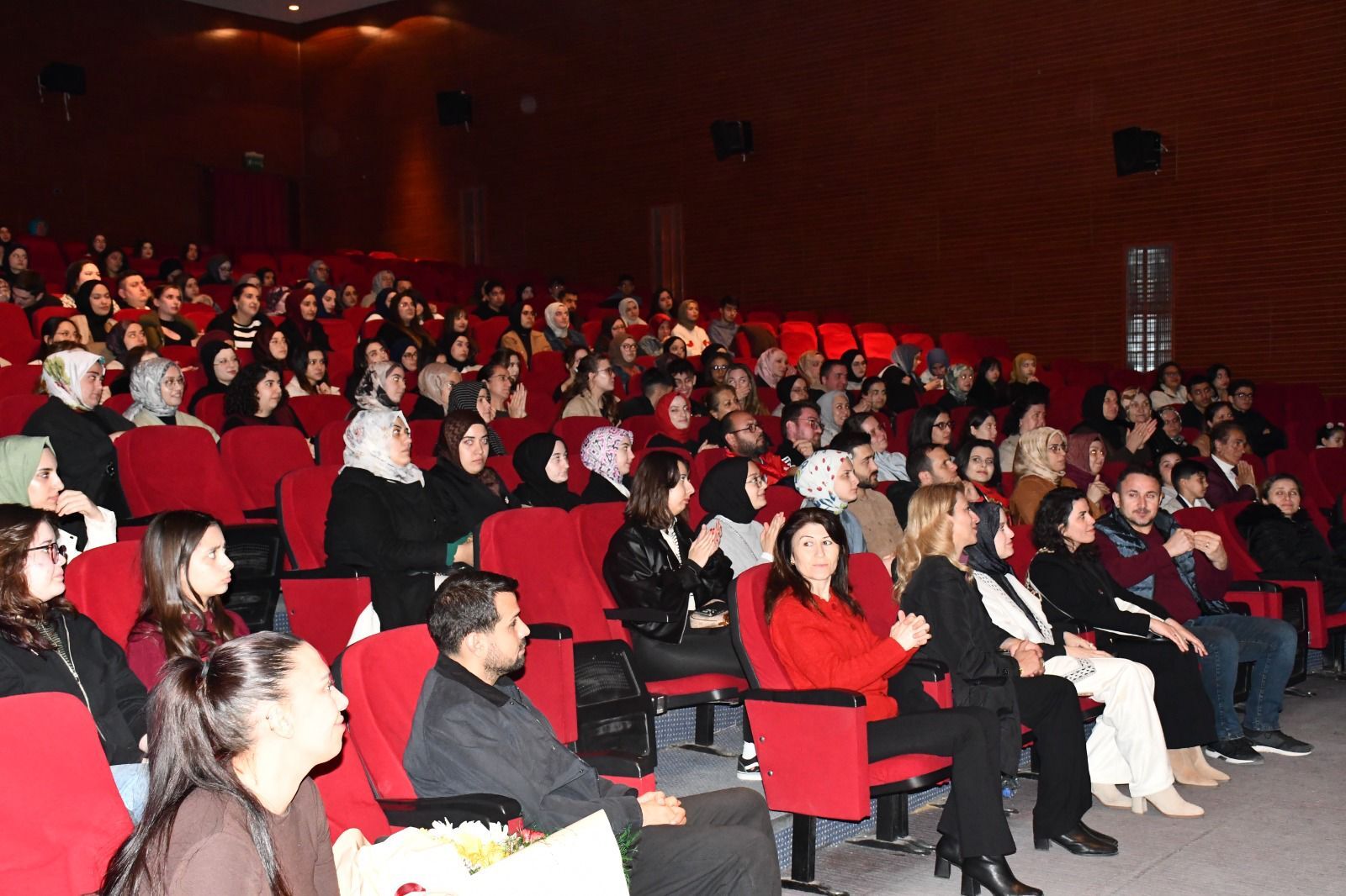 Şeyh Edebali Yılı’na Anlamlı Oyun 13232