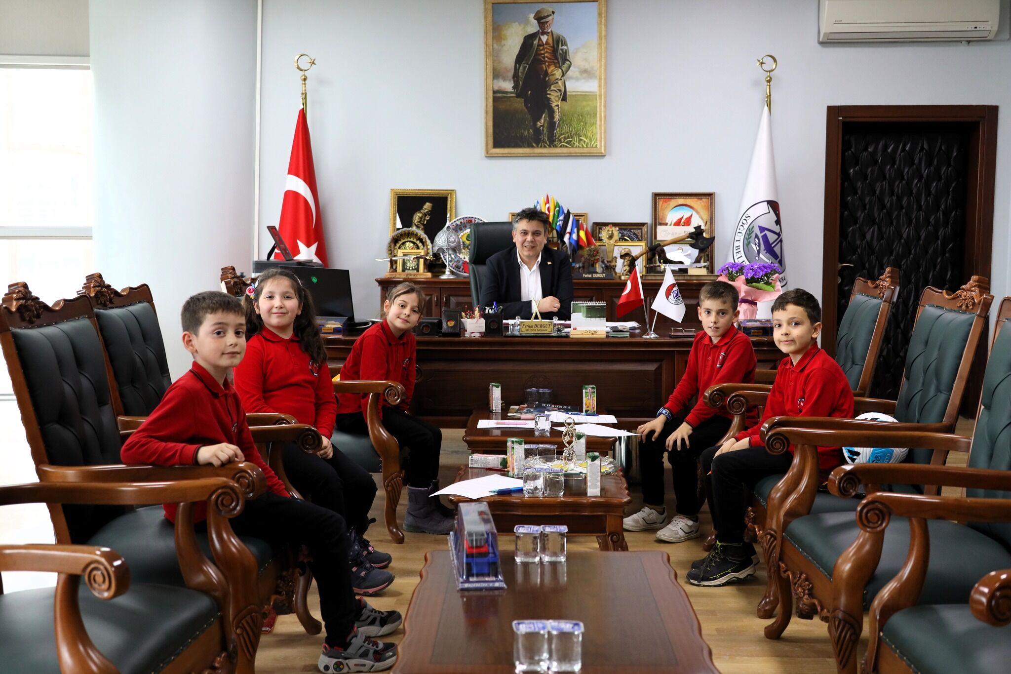 Söğüt Belediyesinde Minik Öğrencilerden Anlamlı Ziyaret 12443 (1)