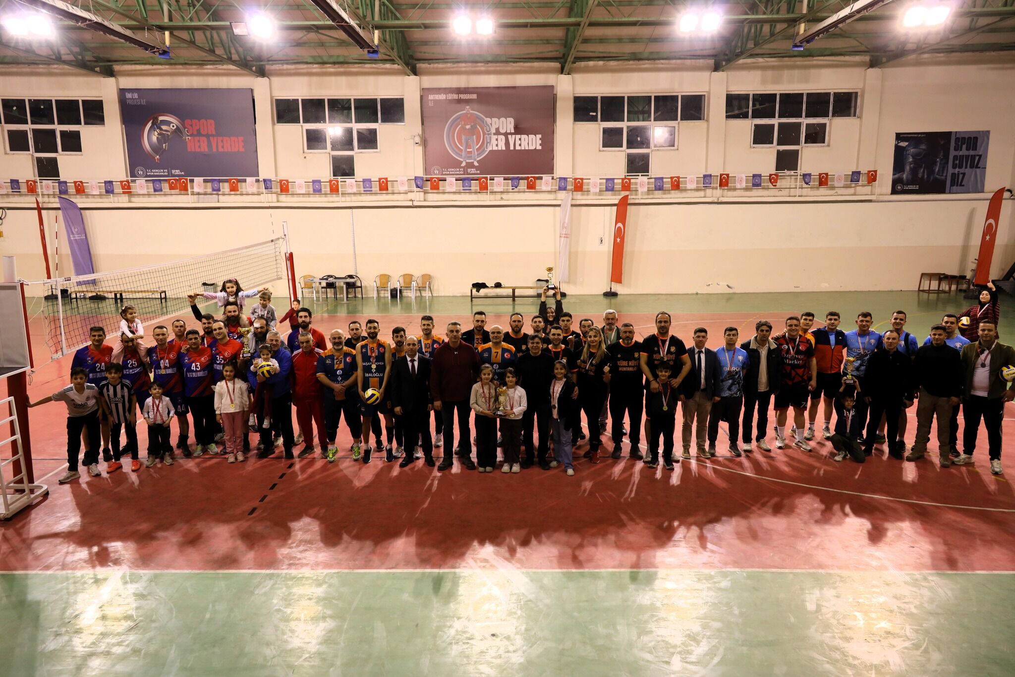 Söğüt’te Kurumlar Arası Voleybol Turnuvası Sona Erdi 12893