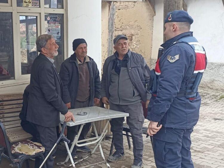 Tüm Ilçelerde Tek Tek Vatandaşlara Anlattılar 12768