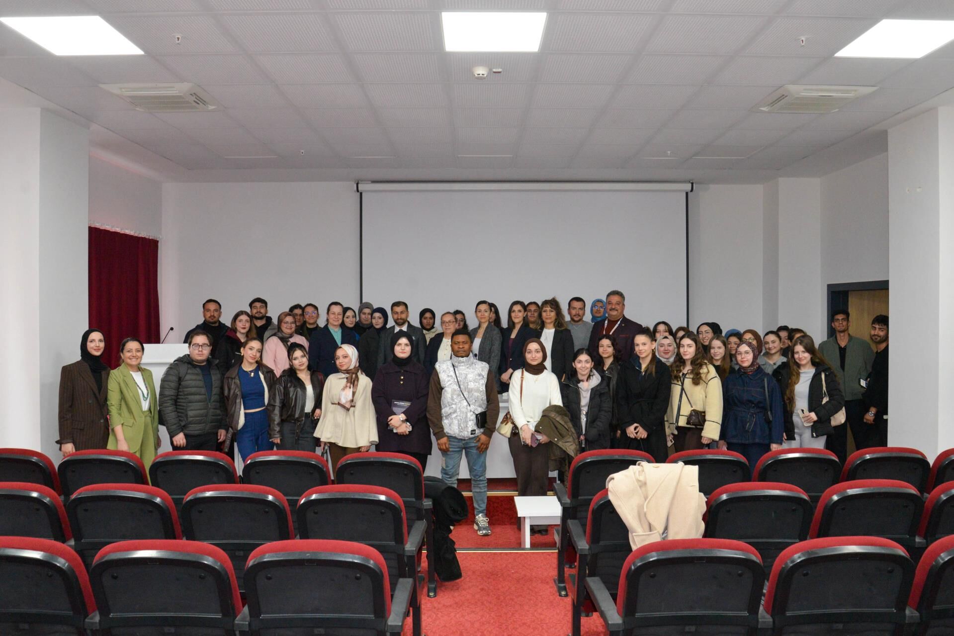 Üniversitede Sağlıkta Kariyer Söyleşisi Düzenlendi 12889