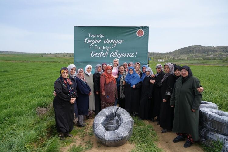 Yeniköy’de Çiftçiye Sulama Desteği 13321