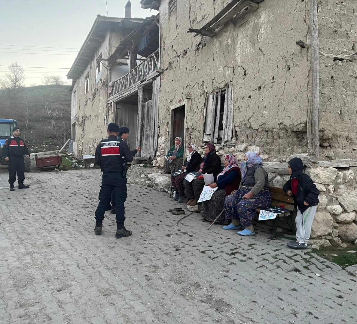 Yenipazar’da Vatandaşlara Dolandırıcılık Ve Hırsızlık Uyarısı 12697