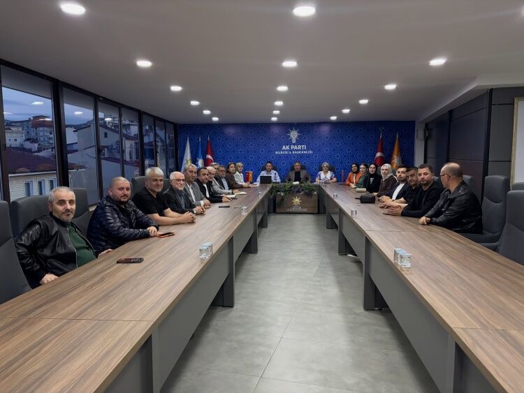 Ak Parti Bilecik İl Yönetimi Bayram Öncesi Toplandı 14988