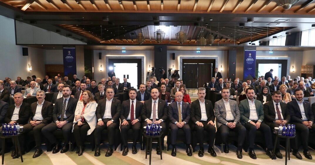 Ak Partide Doğu Marmara Bölge Strateji Kampı 13821