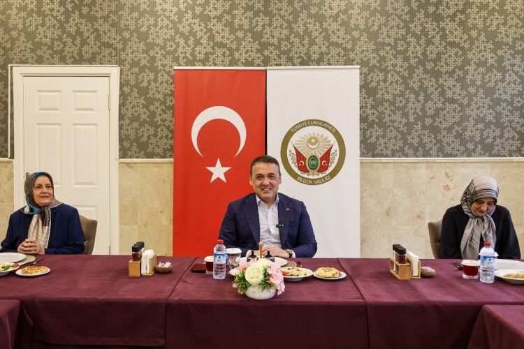 Annler Gününde Yürekleri Isıtan Buluşma 14190