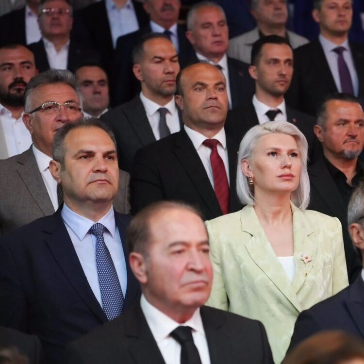 Başkan Dilsiz, Tarihi Kentler Birliği Toplantısına Katıldı 14634