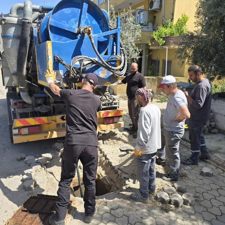 Bayırköy’de Kanalizasyon Hatları Temizlendi 14592