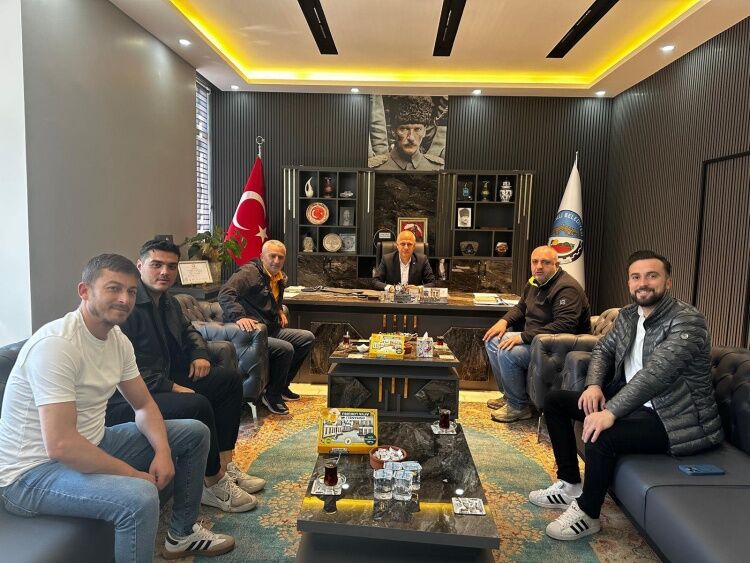 Belediye’de Şampiyonluk Ziyareti 14056
