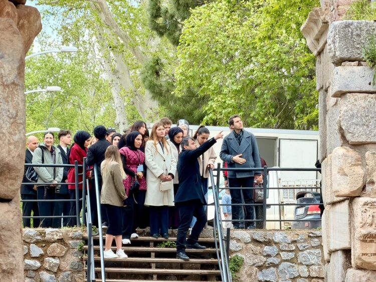 Bilecikli Üniversiteliler İznik’te Sahaya Indi 13961