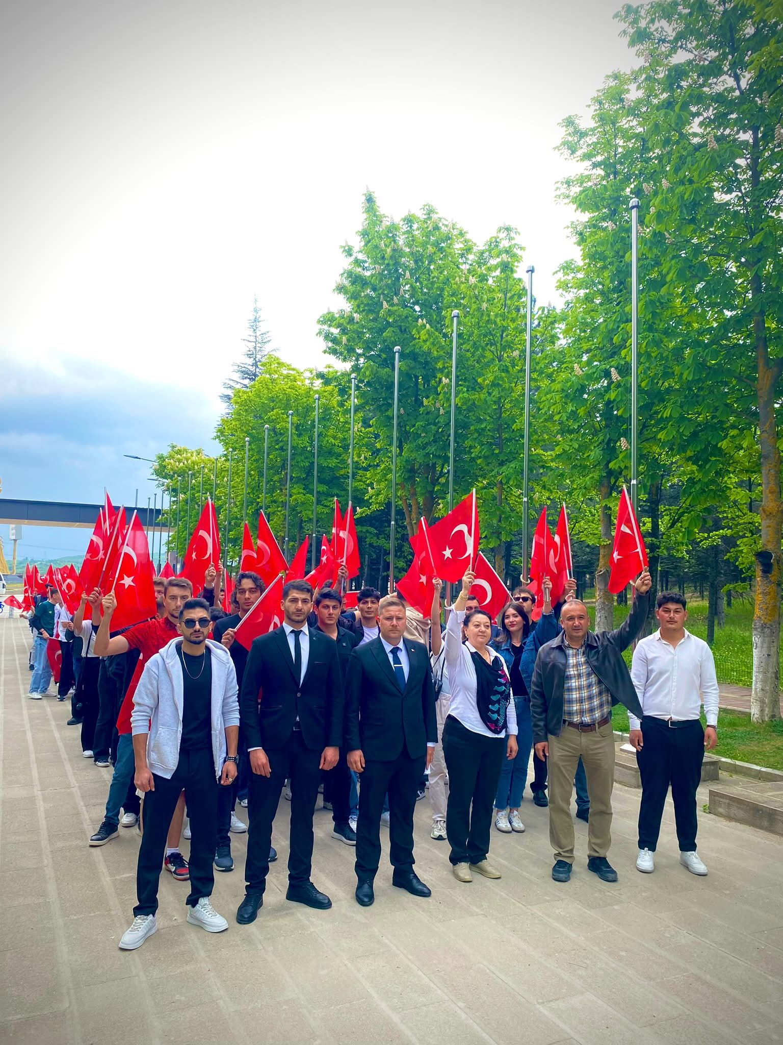 Bi̇leci̇k’te “Bayrak” Tepki̇si̇ Yürüyüşü 14513