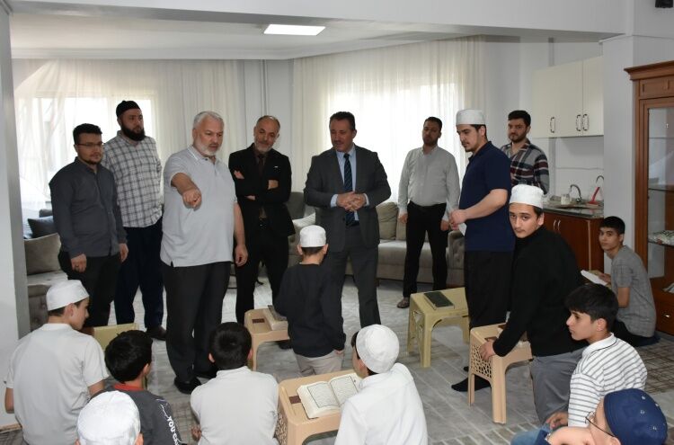 Bilecik’te Hafız Adaylarına Moral Ziyareti 14064