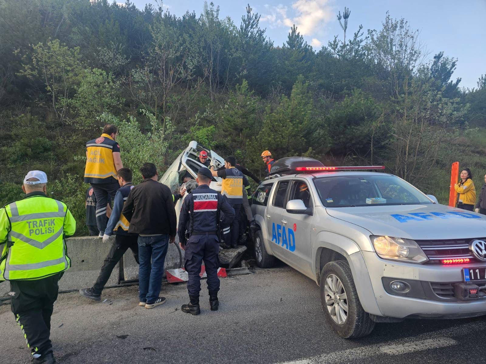 Bilecik’te Kamyonet Takla Attı 14334