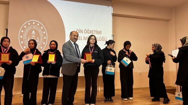 Bilecik’te “Kur’an I Kerim’i Güzel Okuma Yarışması” Sonuçlandı 14787