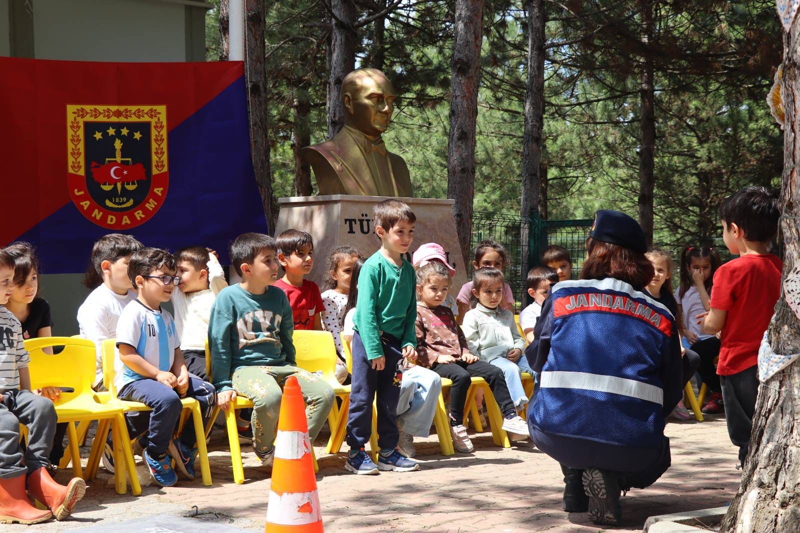 Bilecik’te Minik Öğrencilere Güvenlik Eğitimi 14481
