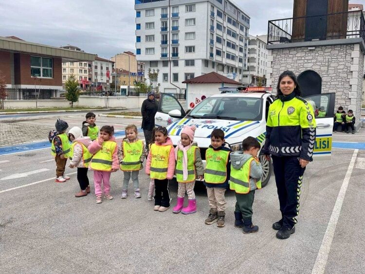 Bilecik’te Öğrencilere Uygulamalı Trafik Eğitimi 14070