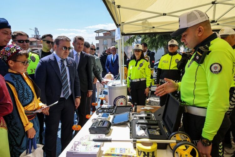 Bilecik’te Trafik Ve İlk Yardım Haftası Etkinliği Düzenlendi 13943