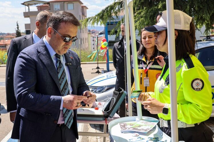 Bilecik’te Trafik Ve İlk Yardım Haftası Etkinliği Düzenlendi 13945