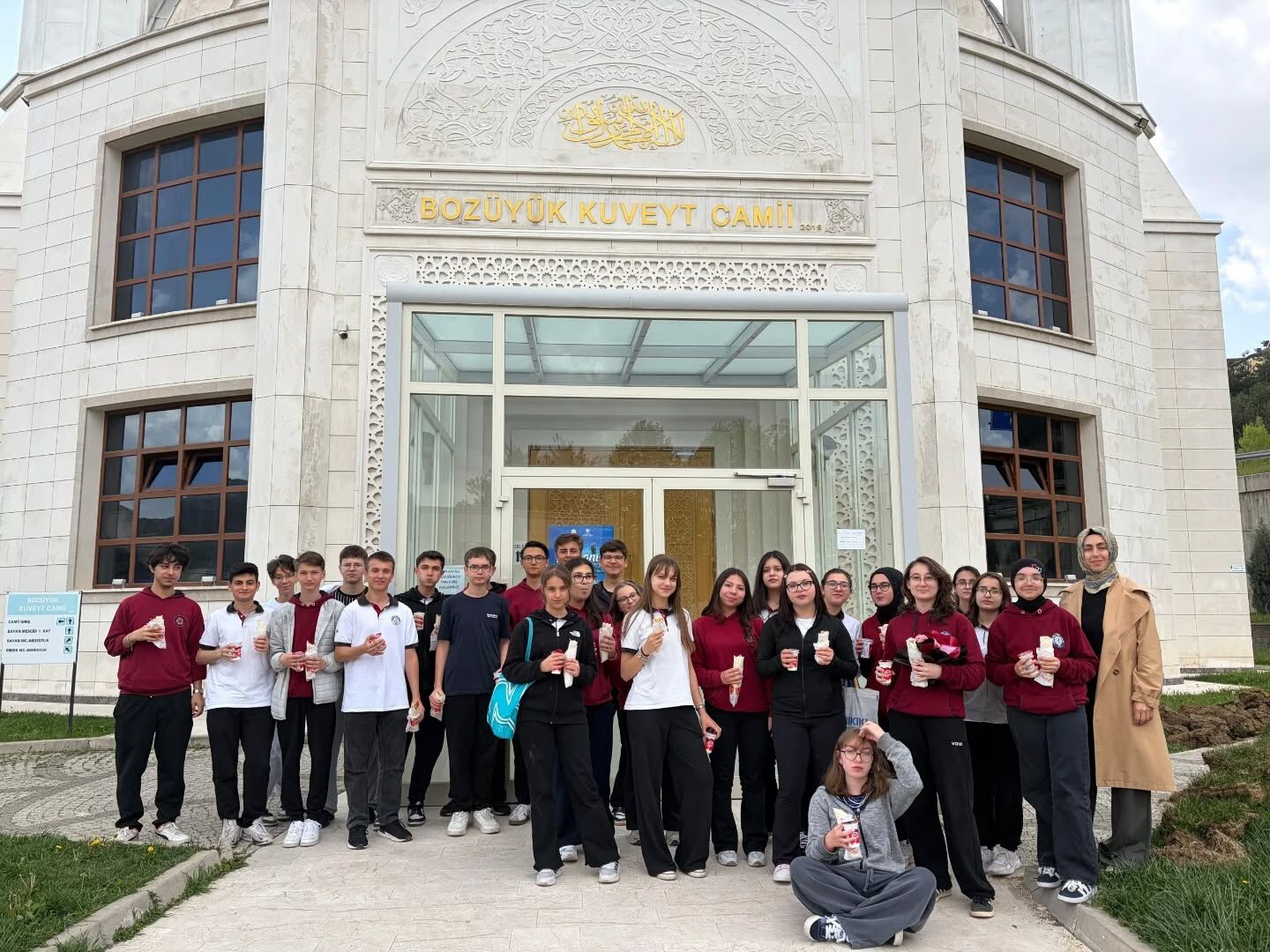 Bozüyük Fen Lisesi Öğrencilerinden Kuveyt Camii’ne Anlamlı Ziyaret 14498