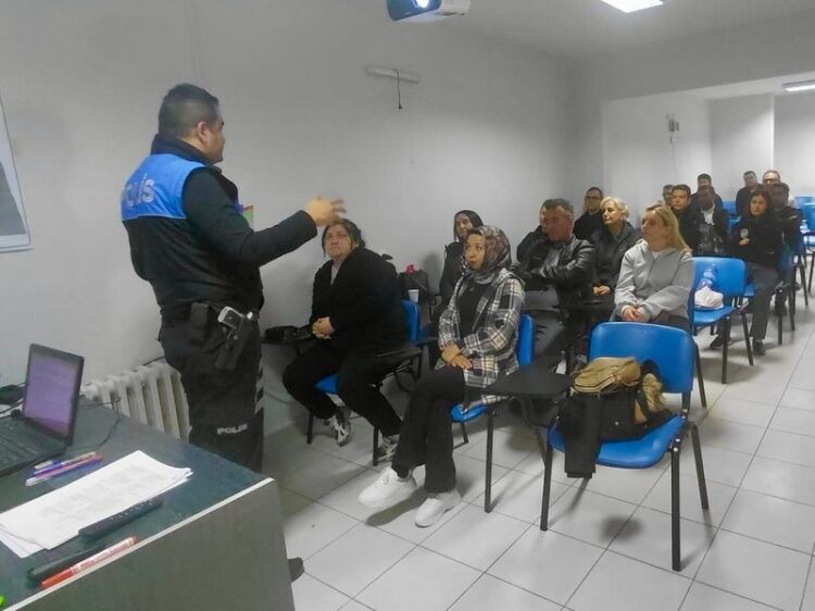 Bozüyük’te “Önlem Al, Risk Alma” Bilgilendirme Çalışması 13620