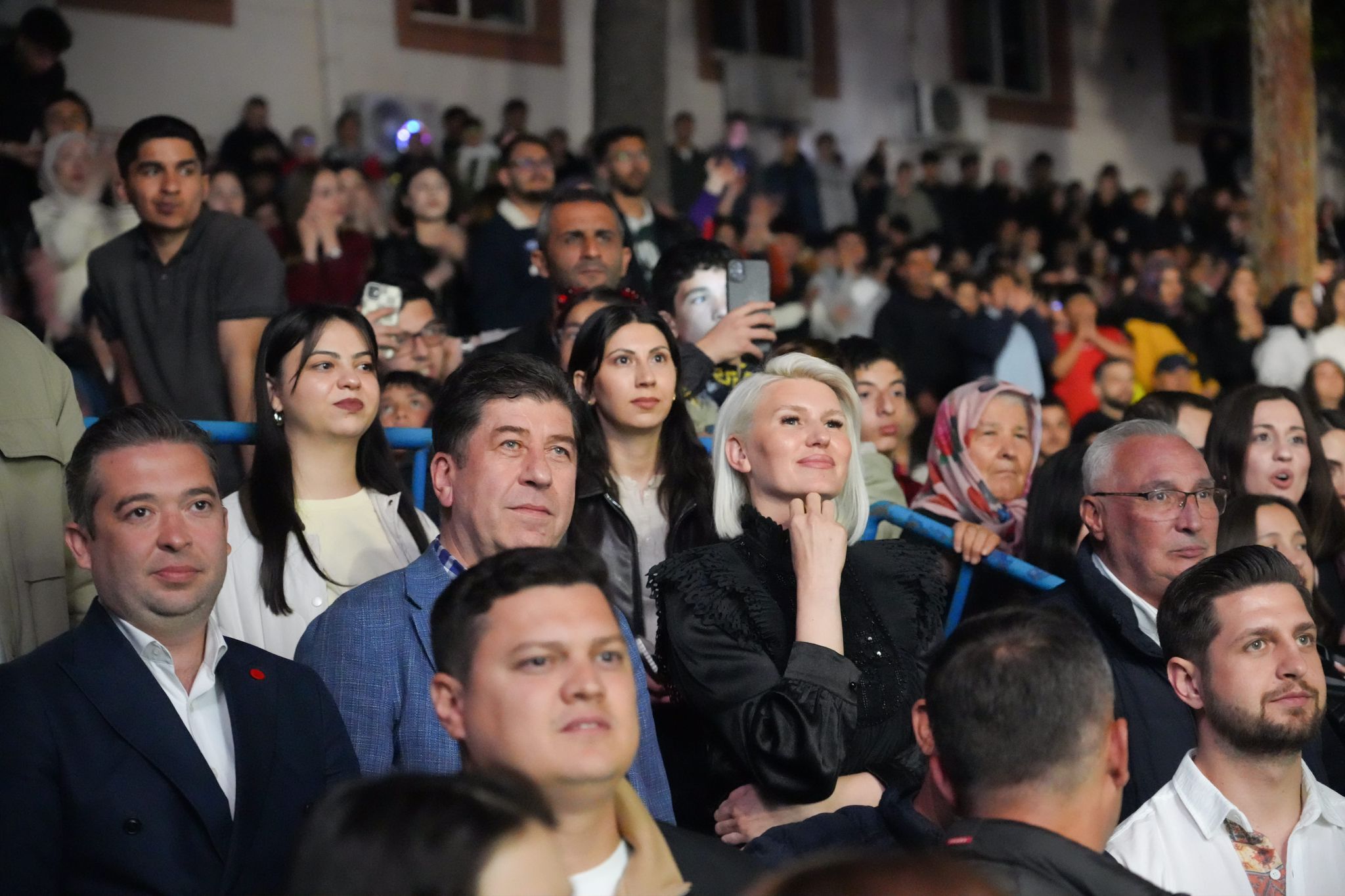 Cumhuriyetin Gençleri Alana Sığmadı 14699