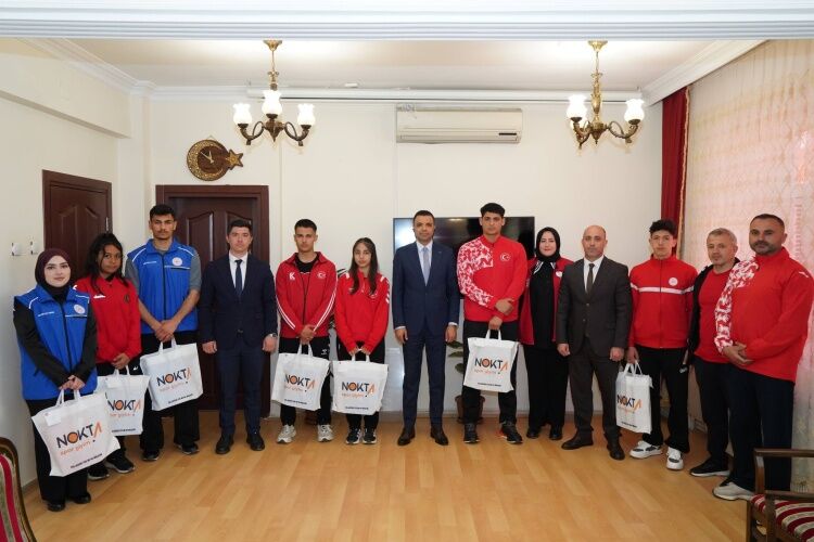 Genç Sporculardan Kaymakam Yayabaşı’na Gençlik Haftası Ziyareti 14824
