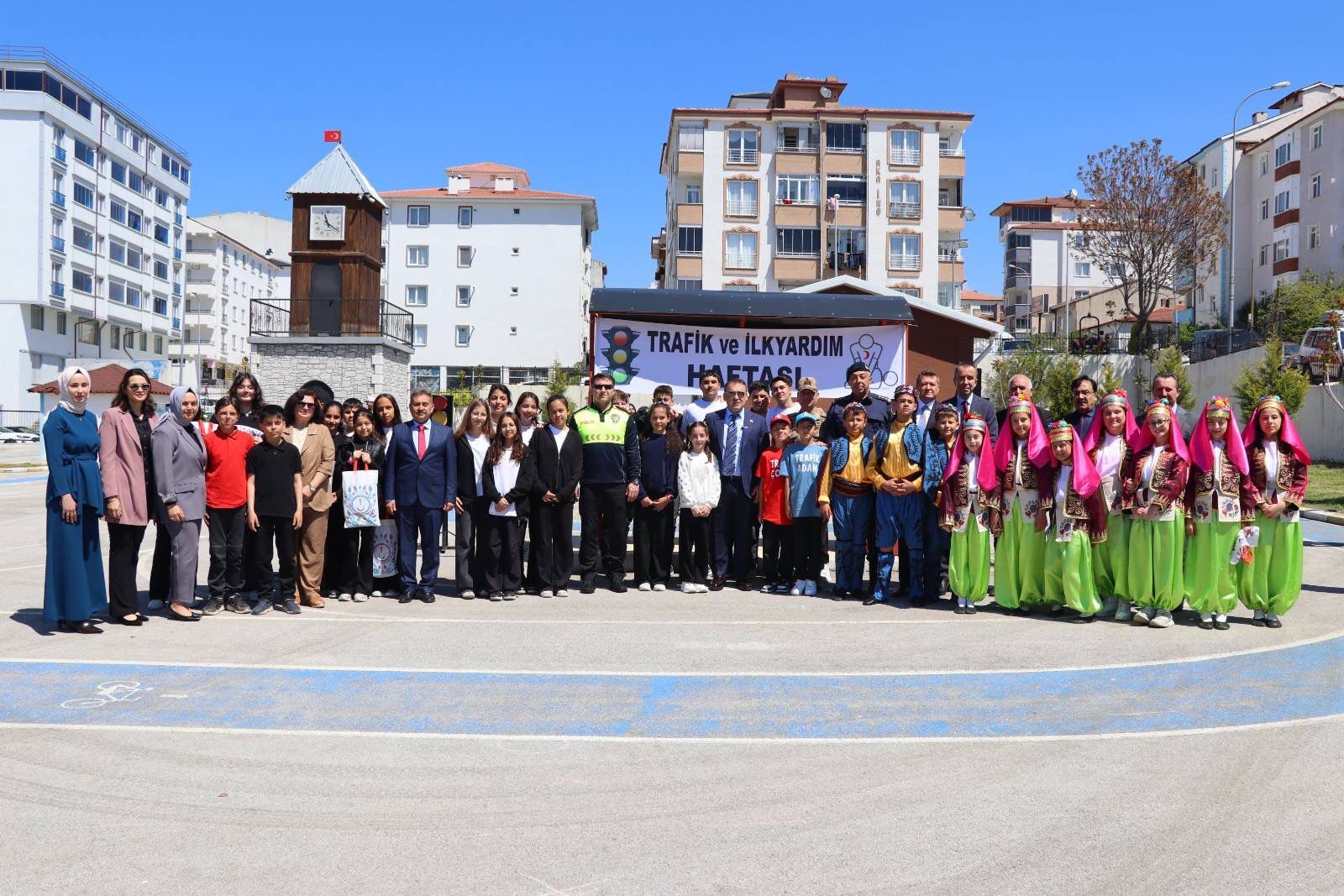 Jandarmadan Örnek Davranış 14010