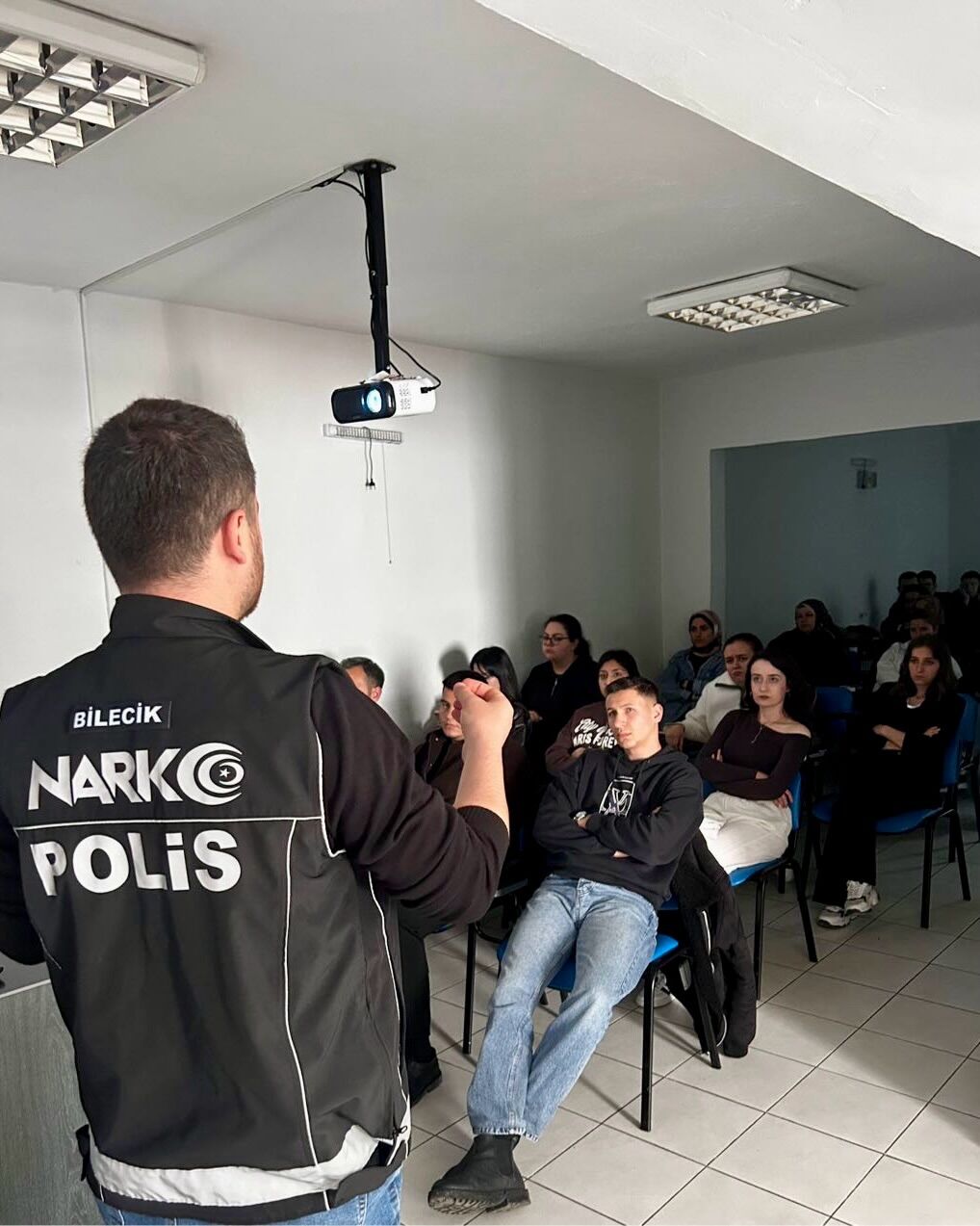Narkotik Polisi’nden Bozüyük’te Farkındalık Eğitimi 14933