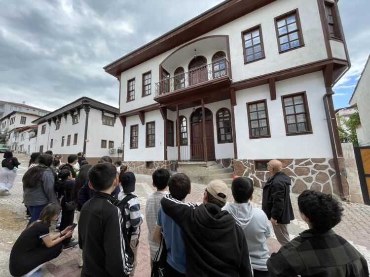 Öğrenciler Osmaneli’nin Tarihi Ve Kültürel Değerlerini Yerinde Keşfetti 14810