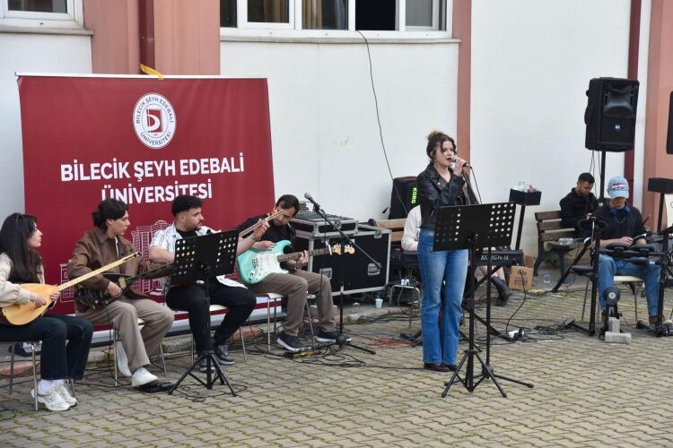 Öğrencilerden Unutulmaz Konser 13879