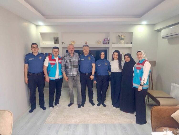 Osmaneli̇’de Şehi̇t Ai̇leleri̇ Ve Gazi̇lere Bayram Zi̇yareti̇ 15046