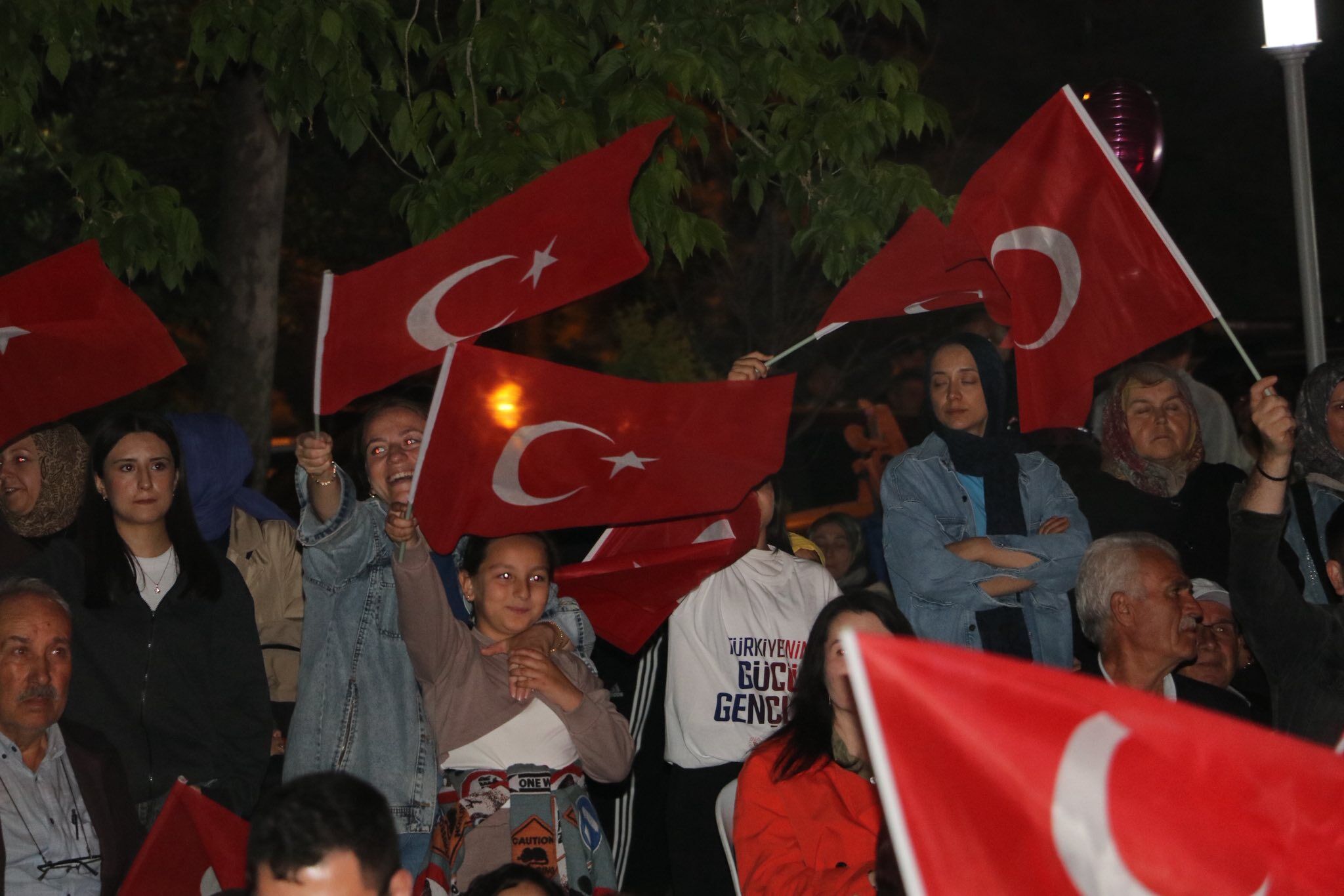 Osmaneli’nde 19 Mayıs Coşkusu Fener Alayı Ve Konserle Taçlandı 14732